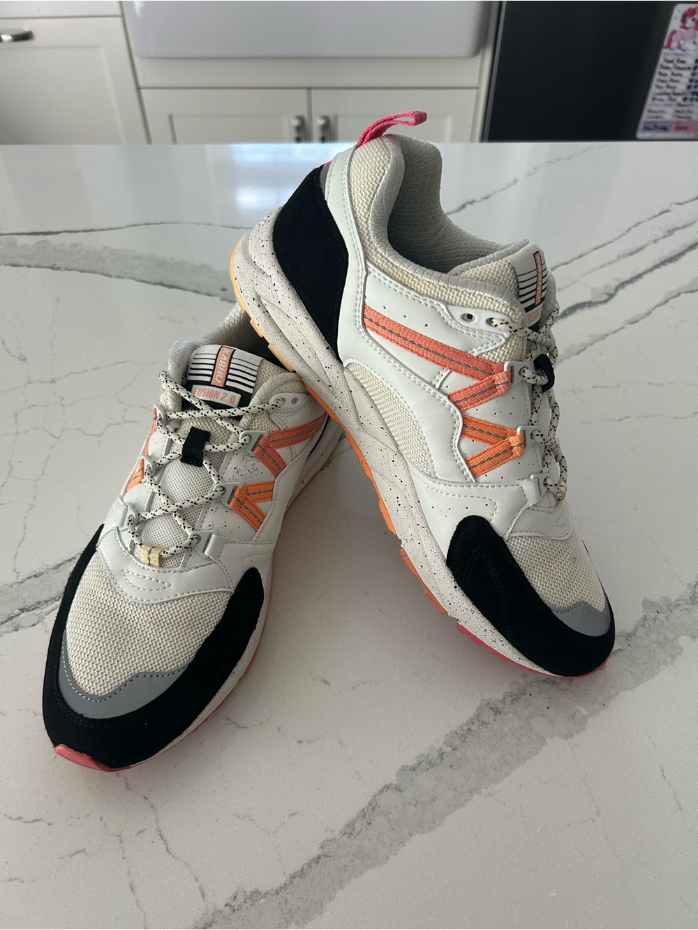 Karhu Fusion 2.0 Sneakers White Black Coral Men’s Size 9